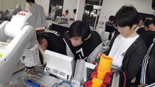 伟德体育